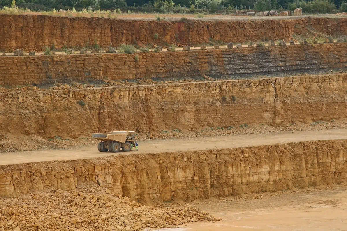 Limestone Extraction from Florida Quarries!